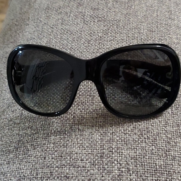 Sunglasses - Picture 2 of 5